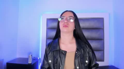 Mia online show from March 1, 5:53 am