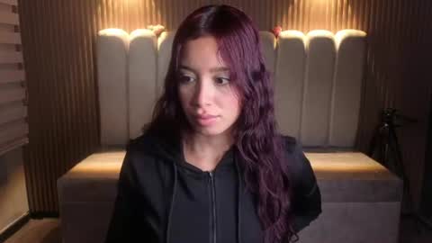 miiaa_evans1 online show from June 25, 2:21 pm