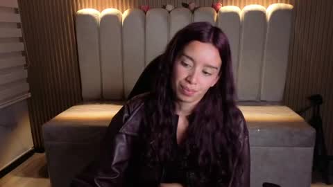 miiaa_evans1 online show from July 11, 7:49 pm