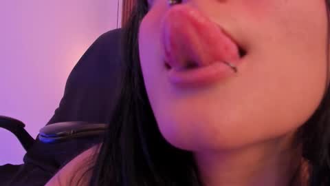 Mia  online show from February 14, 1:30 pm