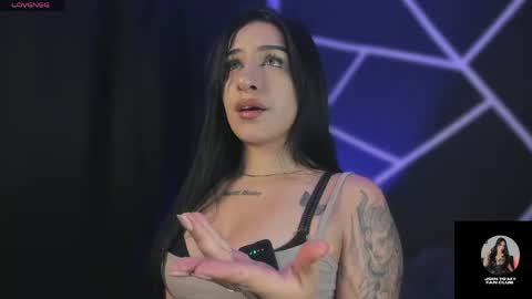 Snapshot of miiaa_stone chatting on April 30, 3:02 am miiaa stone online show from April 30, 3:02 am