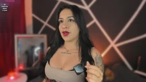 Snapshot of miiaa_stone chatting on May 26, 3:46 am miiaa stone online show from May 26, 3:46 am