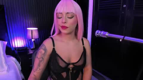 Mia Monroe online show from May 9, 5:45 am