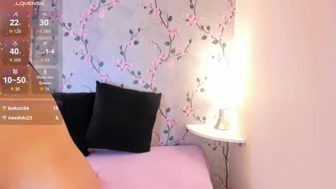 Snapshot of miiacarter_ chatting on March 6, 3:25 am MIA online show from March 6, 3:25 am