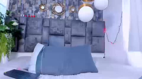 MiaTauro online show from March 12, 9:32 pm