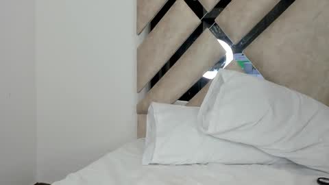 Snapshot of miiawinsters chatting on December 1, 4:40 pm miiawinsters online show from December 1, 4:40 pm