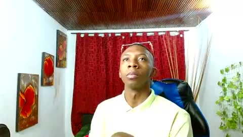 Snapshot of miilo18 chatting on April 18, 9:26 pm milo online show from April 18, 9:26 pm