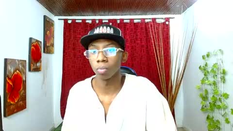 Snapshot of miilo18 chatting on April 22, 9:22 am milo online show from April 22, 9:22 am