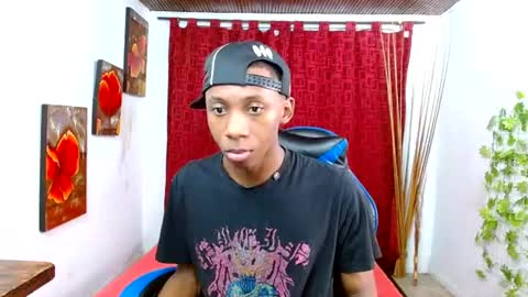 Snapshot of miilo18 chatting on May 28, 6:05 pm milo online show from May 28, 6:05 pm