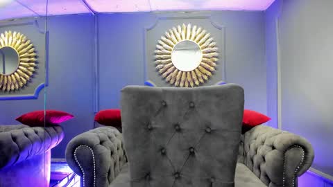 Snapshot of miilu__1 chatting on December 12, 3:32 am miilu  online show from December 12, 3:32 am