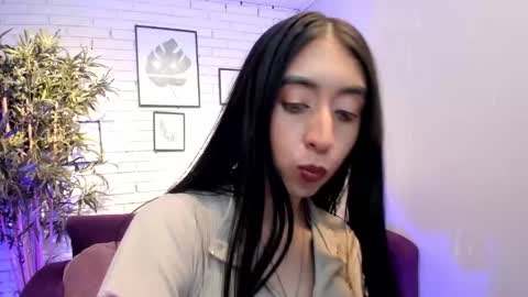 Snapshot of miilu__1 chatting on March 4, 3:44 am miilu  online show from March 4, 3:44 am