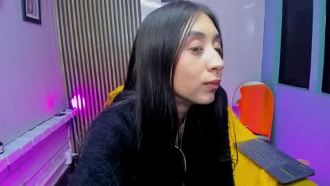 Snapshot of miilu__1 chatting on September 9, 3:17 am miilu  online show from September 9, 3:17 am