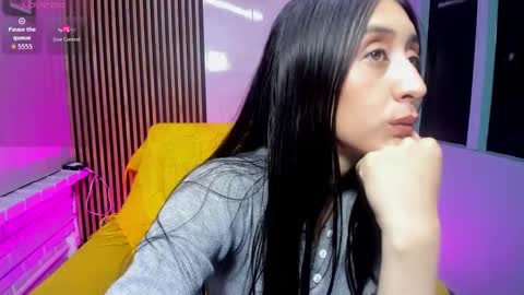 Snapshot of miilu__1 chatting on October 19, 3:51 am miilu  online show from October 19, 3:51 am
