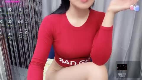 Snapshot of miixuuee chatting on April 1, 1:17 am Ema online show from April 1, 1:17 am