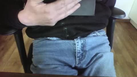 mik online show from March 11, 2:18 pm