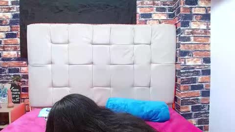 Snapshot of mikaela303av chatting on October 13, 3:39 am mikaela303av online show from October 13, 3:39 am