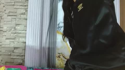 Snapshot of mikaela303av chatting on November 17, 3:34 am mikaela303av online show from November 17, 3:34 am