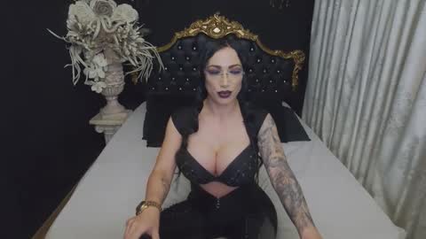 Snapshot of mikaelajensen chatting on January 17, 2:38 am Mikaela online show from January 17, 2:38 am