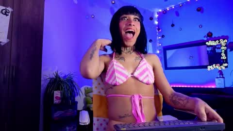 mikaelarangel online show from December 4, 2:26 pm