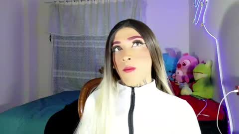 mikaelarangel online show from June 21, 4:15 am