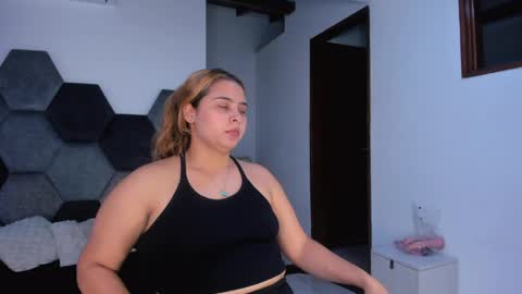 Mikaela blondie bigass online show from April 26, 6:16 pm