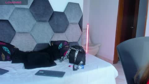 Mikaela blondie bigass online show from May 23, 7:29 pm