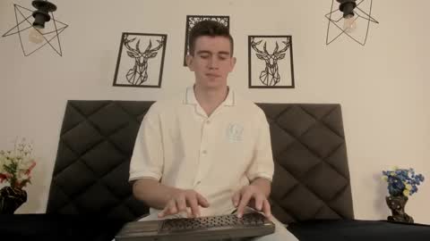 mikael online show from February 22, 5:23 am