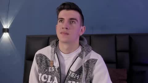 mikael online show from October 8, 3:37 am