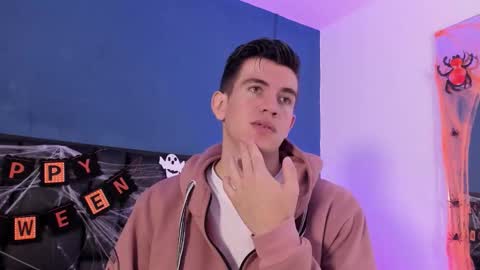 mikael online show from November 2, 4:15 am