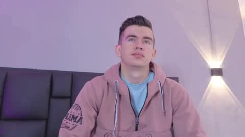 mikael online show from April 12, 5:01 am