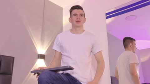 mikael online show from April 13, 7:08 pm