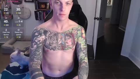 Snapshot of mikahishung chatting on January 14, 2:08 am MikahisHung online show from January 14, 2:08 am