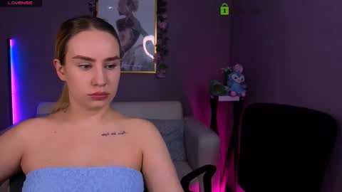 Mika online show from February 4, 8:36 pm