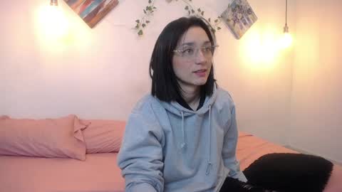 Snapshot of mikaza_akerman chatting on June 4, 1:50 pm mikaza online show from June 4, 1:50 pm
