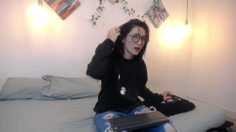 Snapshot of mikaza_akerman chatting on June 5, 12:55 pm mikaza online show from June 5, 12:55 pm