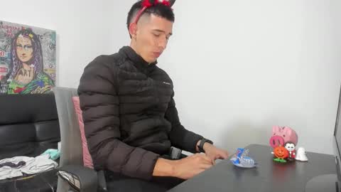 mike3xxx online show from November 1, 8:05 am