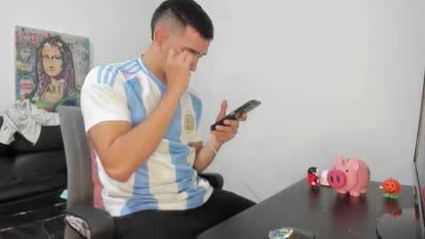 mike3xxx online show from November 2, 3:42 am