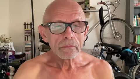 mike4playhot online show from August 8, 9:11 am
