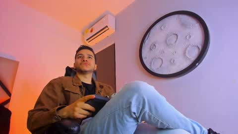 Mike  online show from January 12, 11:59 am