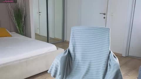 Snapshot of mike___magic chatting on January 13, 5:57 am Mike Magic online show from January 13, 5:57 am