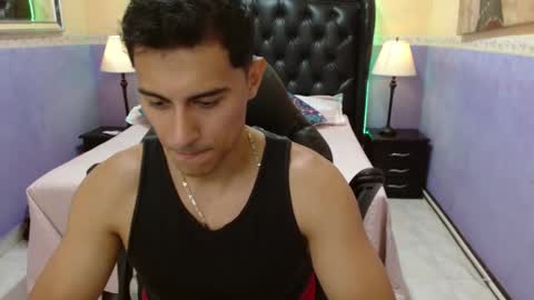 Snapshot of mike_conors chatting on February 11, 1:54 am Mike online show from February 11, 1:54 am