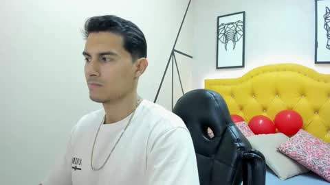 Snapshot of mike_conors chatting on February 20, 1:57 am Mike online show from February 20, 1:57 am