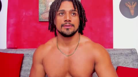 Snapshot of mike_estevess chatting on December 13, 9:24 am online show from December 13, 9:24 am