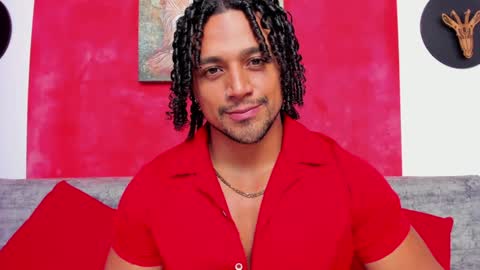 Snapshot of mike_estevess chatting on December 28, 10:36 am online show from December 28, 10:36 am