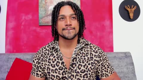 Snapshot of mike_estevess chatting on January 12, 2:56 am online show from January 12, 2:56 am