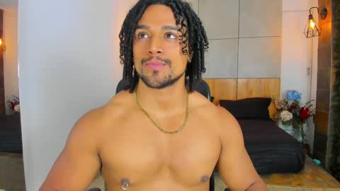 Snapshot of mike_estevess chatting on January 31, 9:27 am online show from January 31, 9:27 am