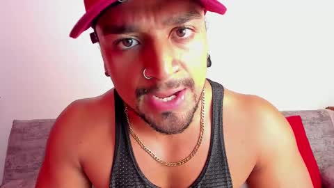 Snapshot of mike_estevess chatting on February 9, 2:07 pm online show from February 9, 2:07 pm