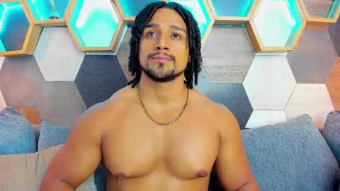 Snapshot of mike_estevess chatting on March 2, 8:27 am online show from March 2, 8:27 am