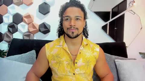   online show from March 8, 12:20 pm