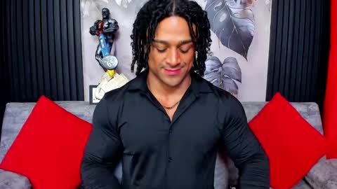 Snapshot of mike_estevess chatting on September 20, 2:23 am online show from September 20, 2:23 am